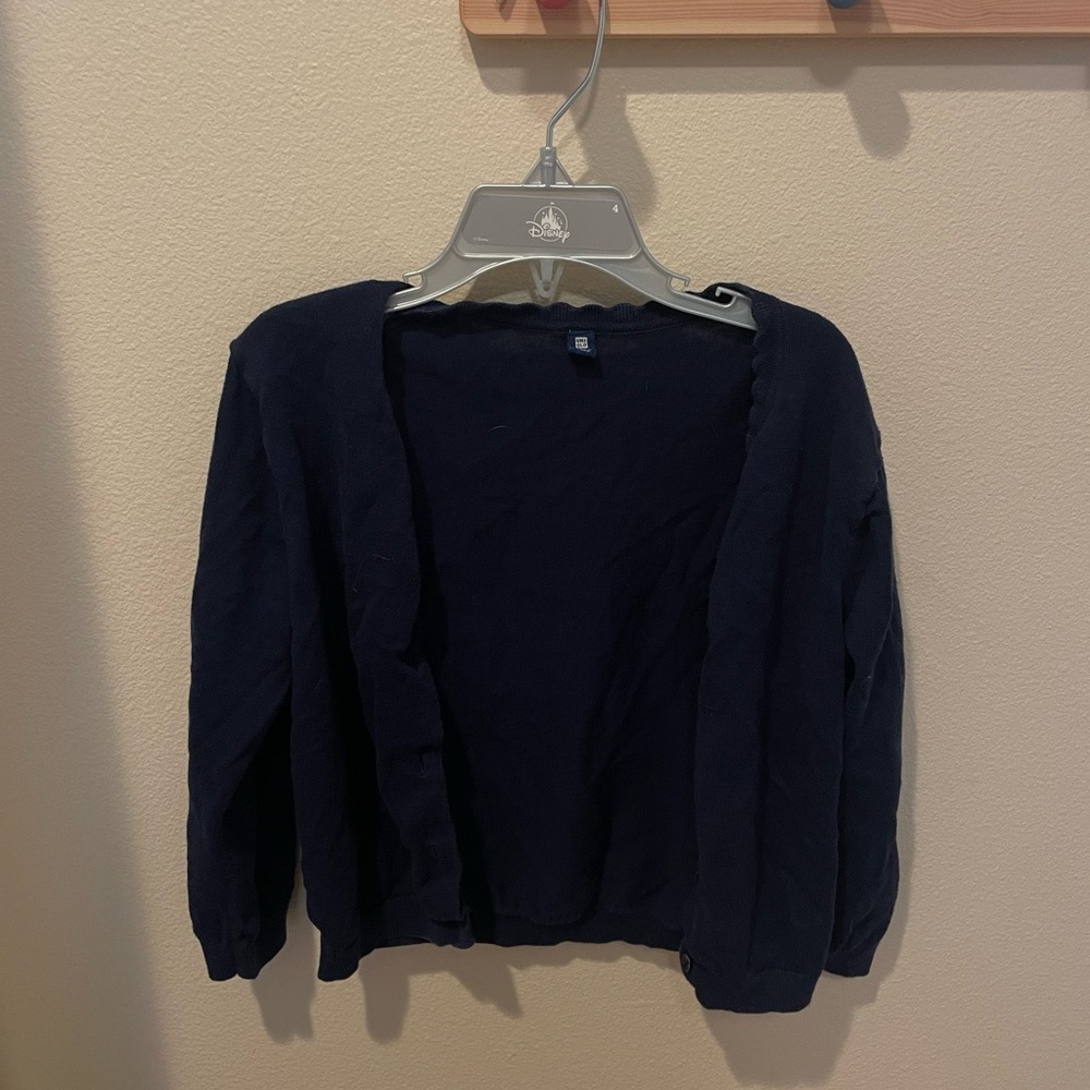 Uniqlo girl sweater and cardigan